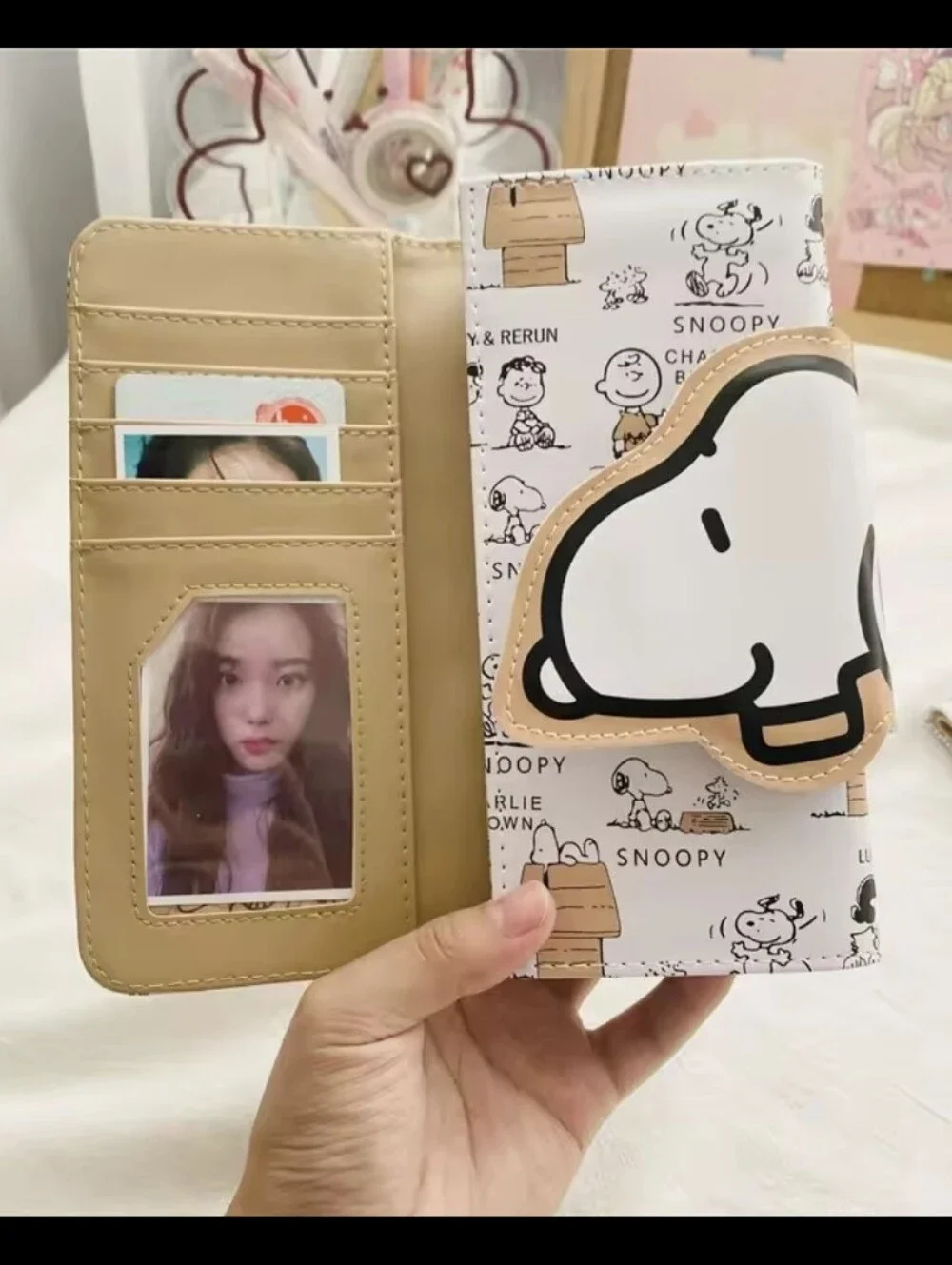 Peanuts Charlie Brown Snoopy White Bifold Wallet